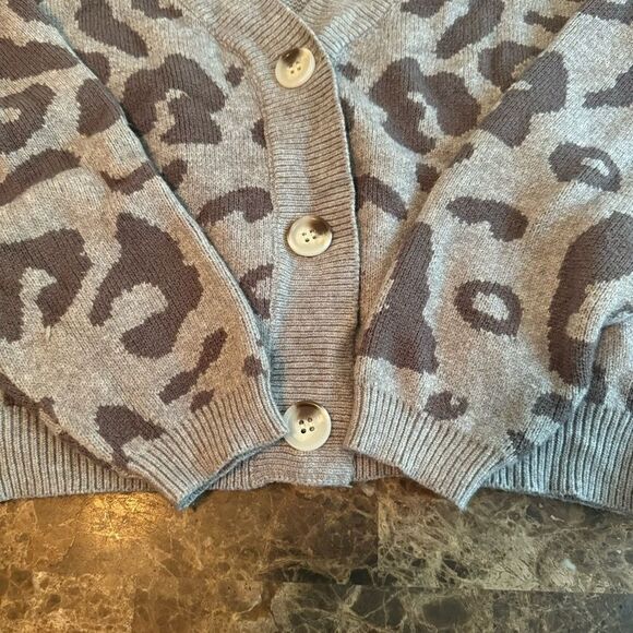 Paper Moon button front animal print cardigan sweater - Picture 10 of 12